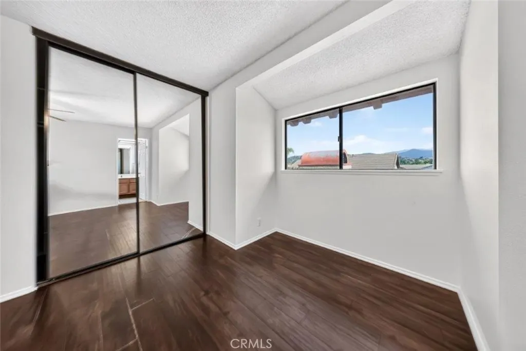 1239 Glenview Lane