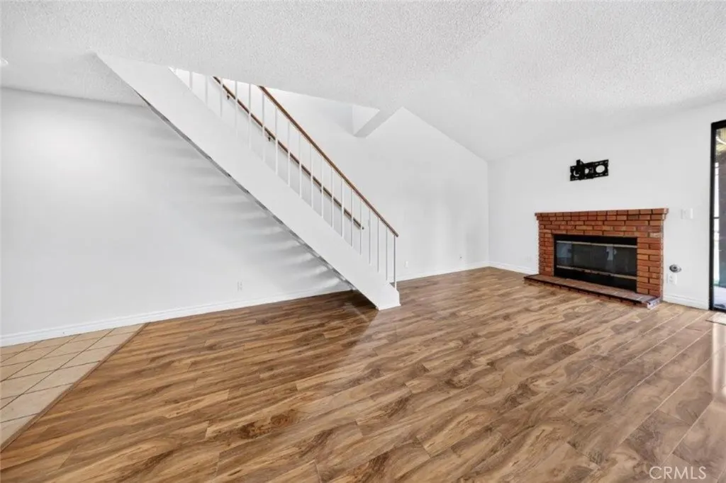 1239 Glenview Lane