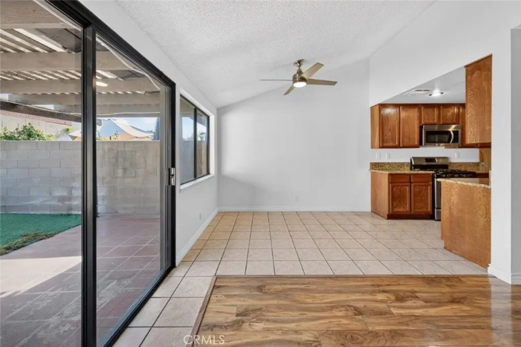 1239 Glenview Lane