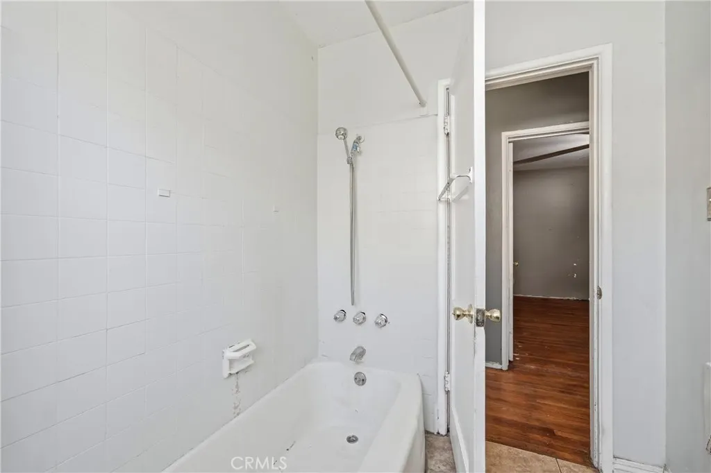 209 N Broadmoor