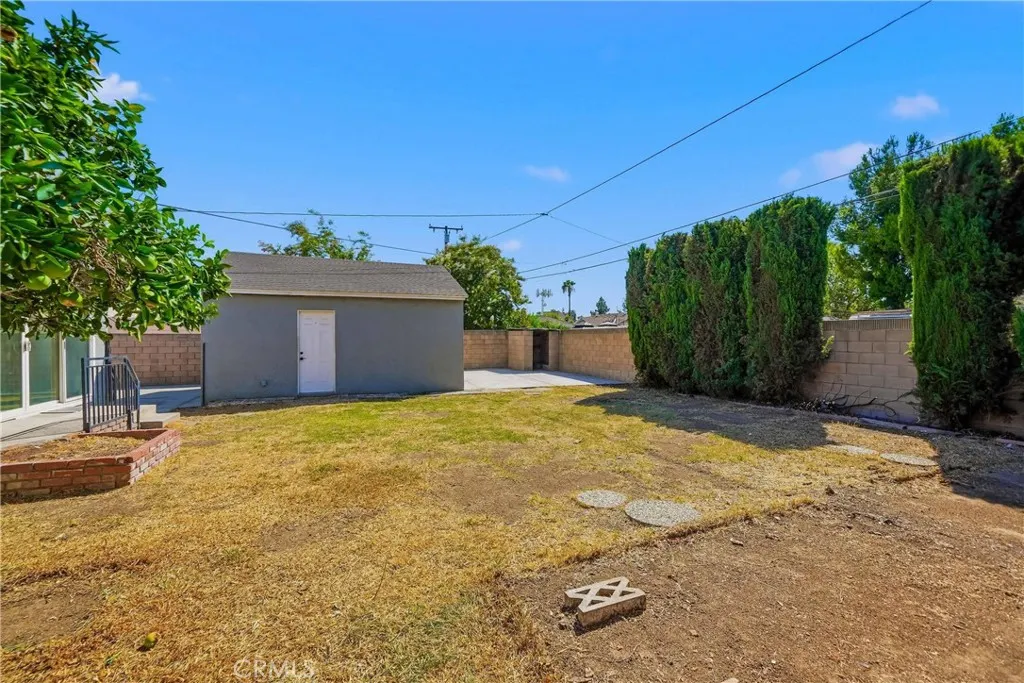 209 N Broadmoor