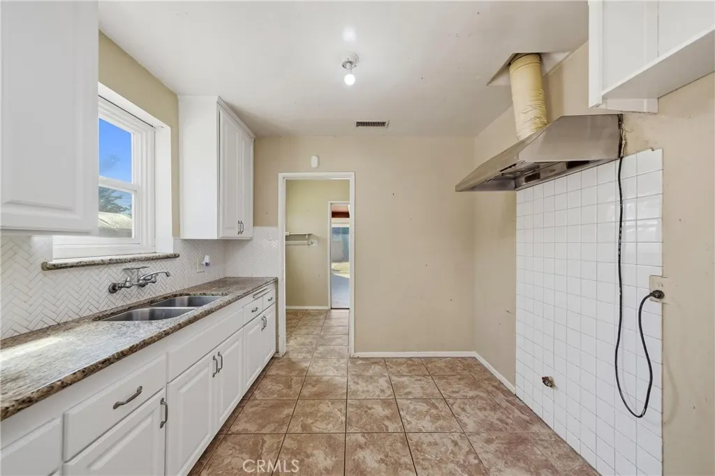 209 N Broadmoor
