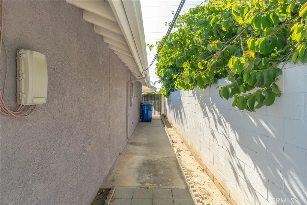 324 N Vincent Avenue