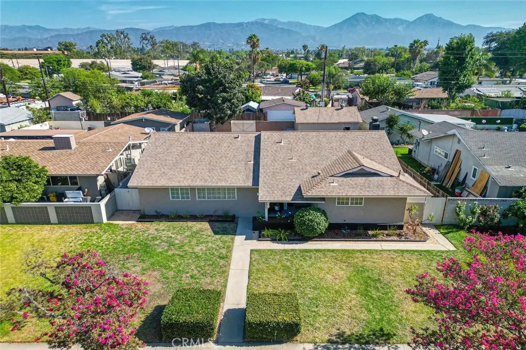 285 E Mckinley Avenue