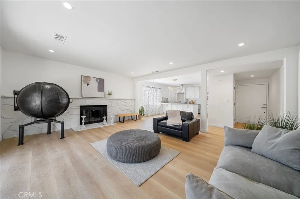 285 E Mckinley Avenue