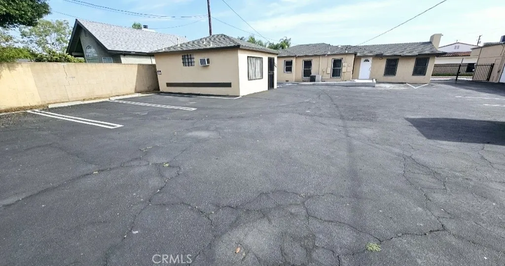 610 N Azusa Avenue