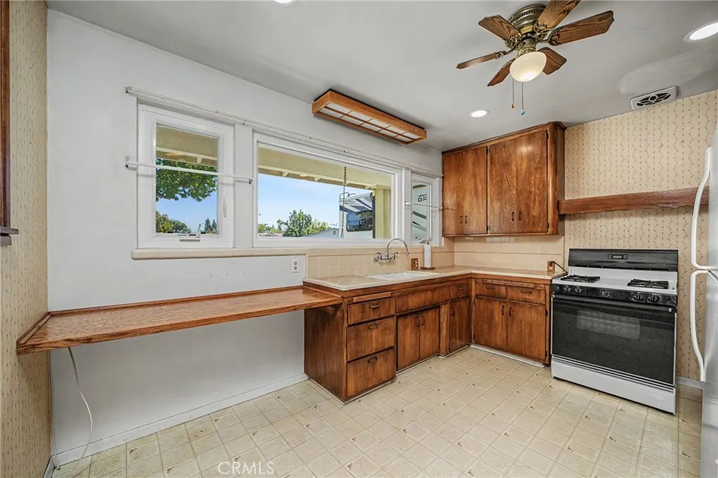 138 N Vecino Avenue