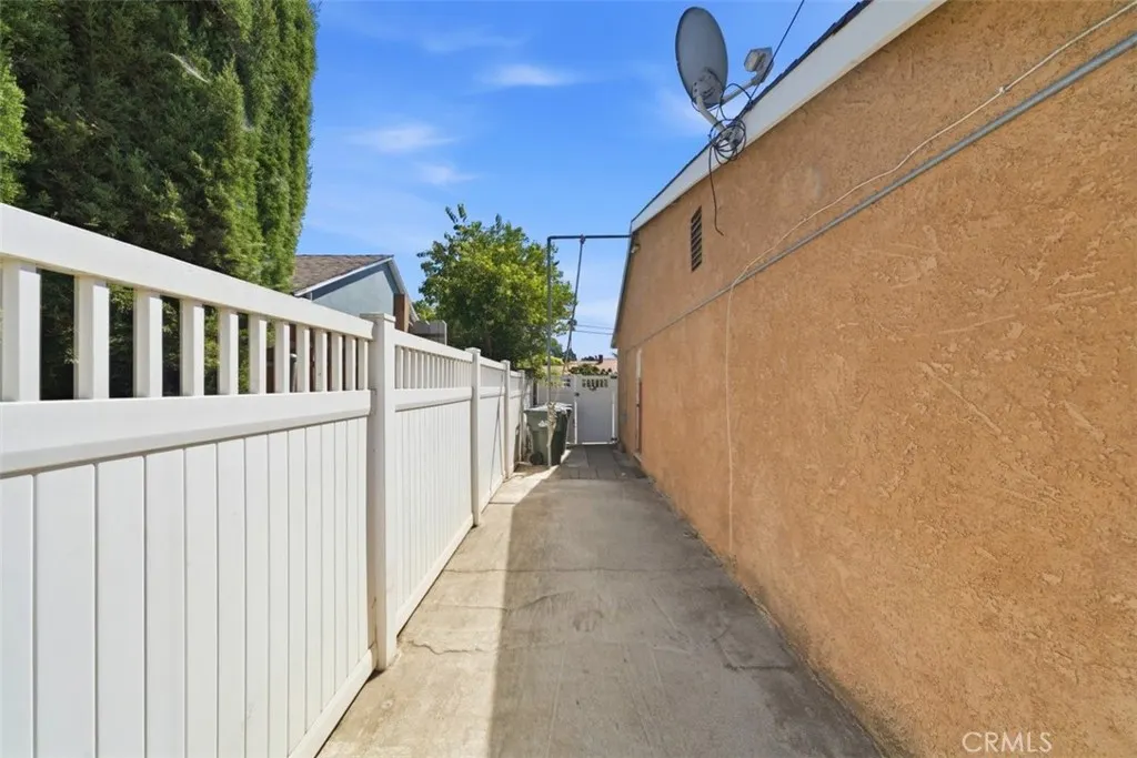 805 N Lyman Avenue