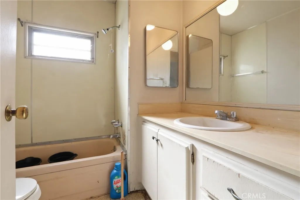 3530 Damien #158