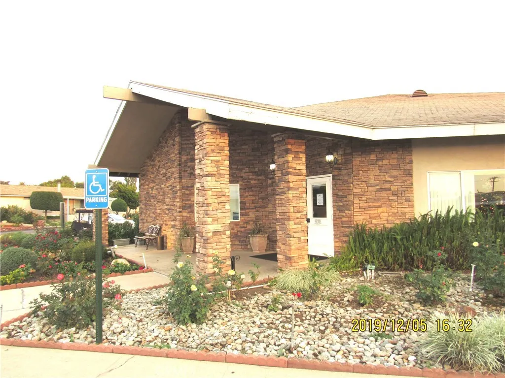 3530 Damien #158