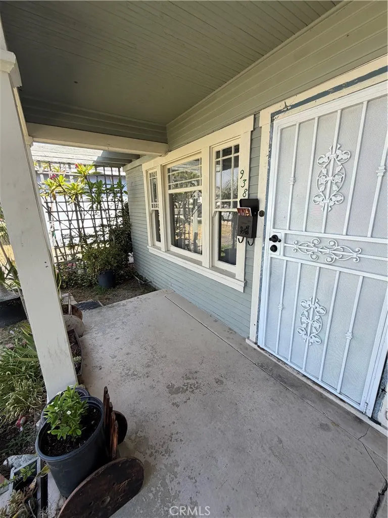 936 N Laurel