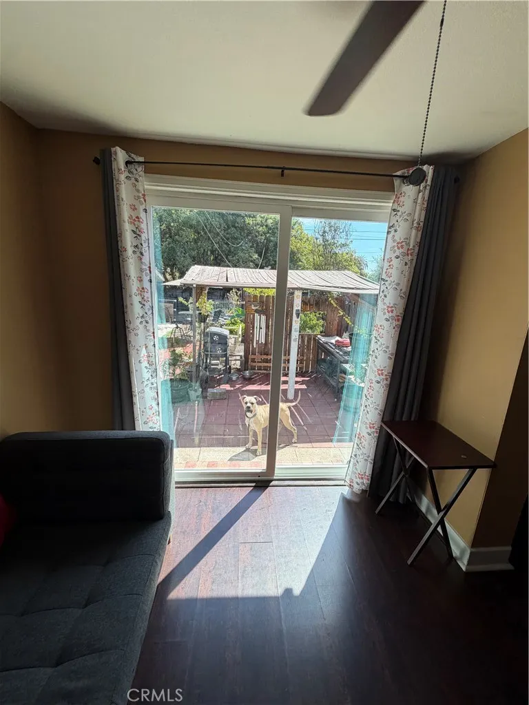 936 N Laurel