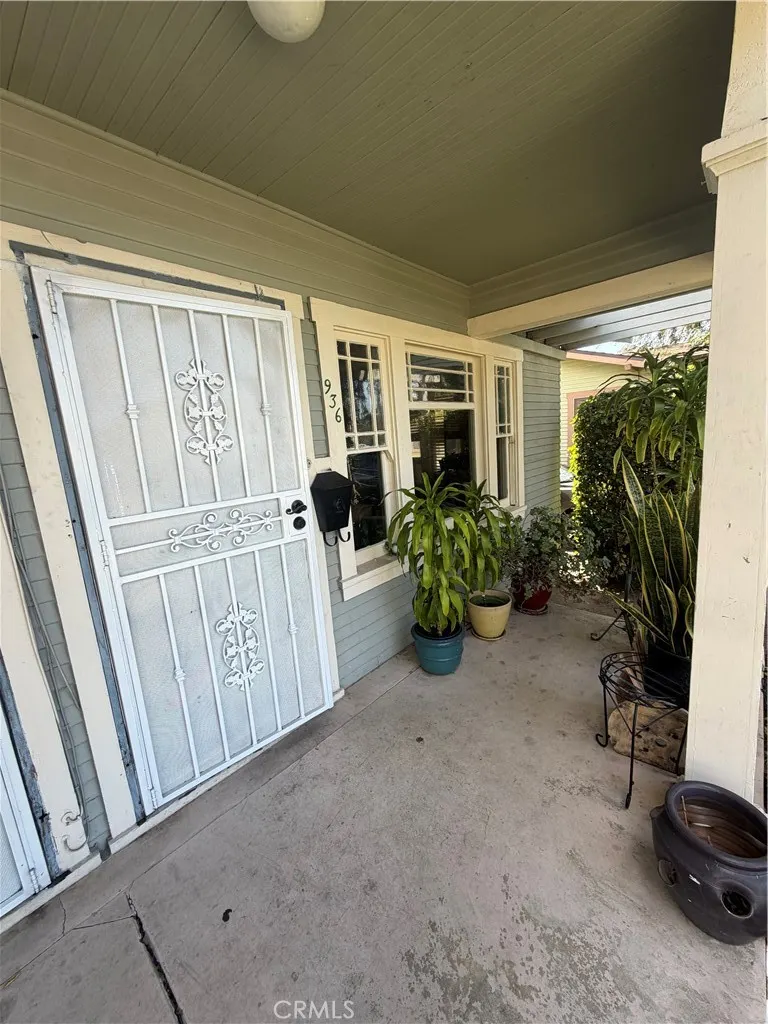 936 N Laurel