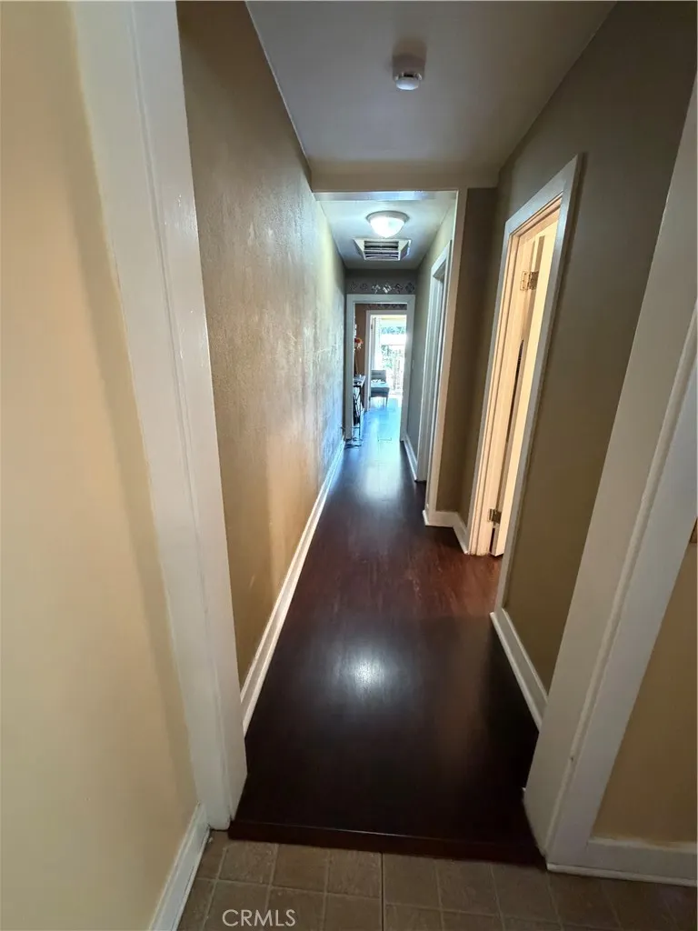 936 N Laurel