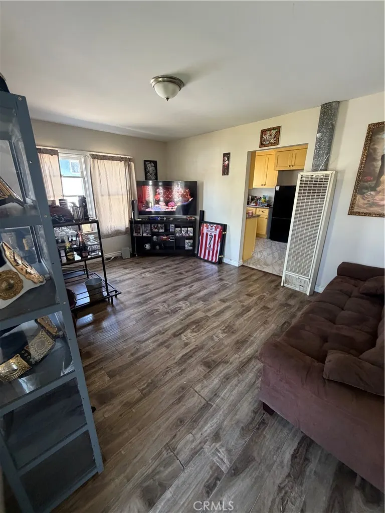 936 N Laurel