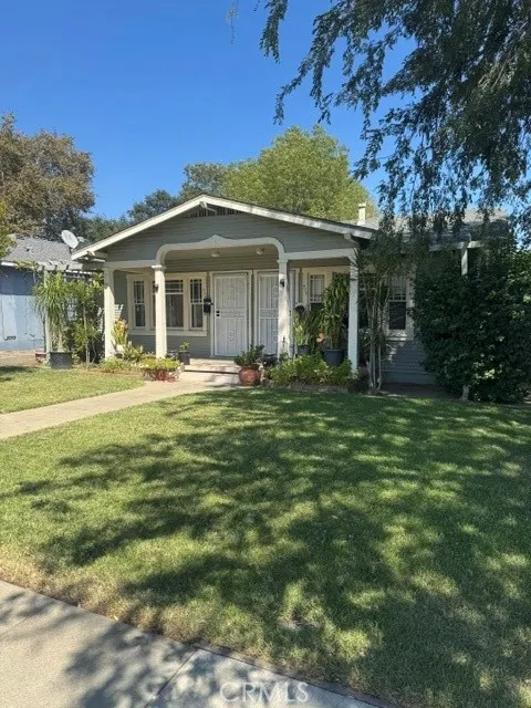 936 N Laurel