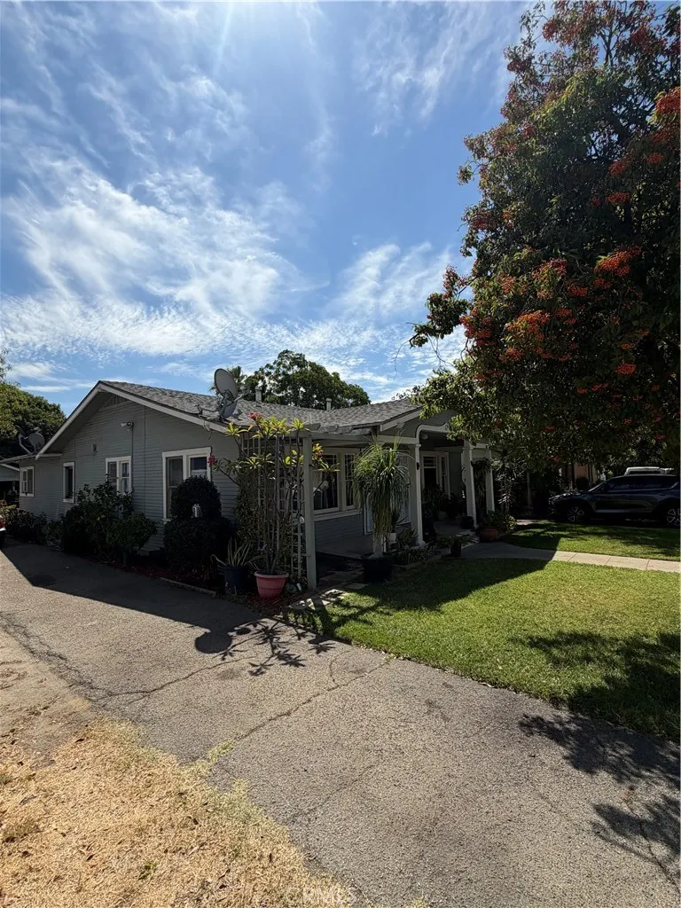 936 N Laurel