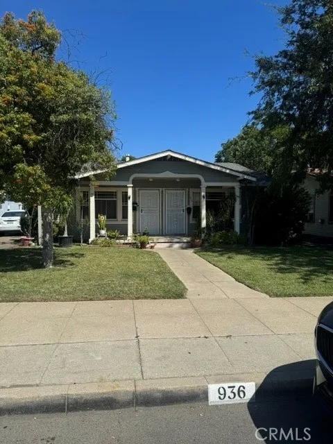 936 N Laurel