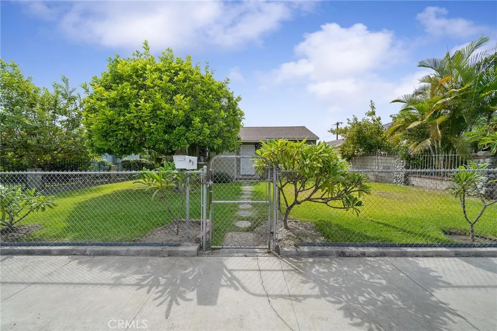 5125 N Landis