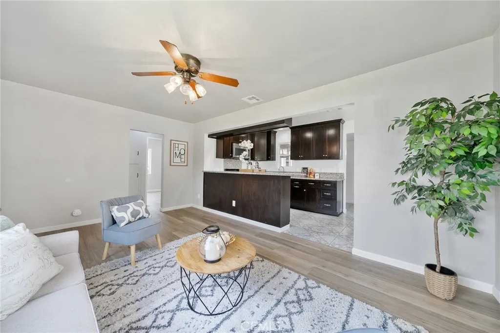5125 N Landis