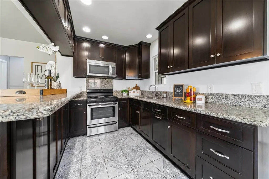 5125 N Landis