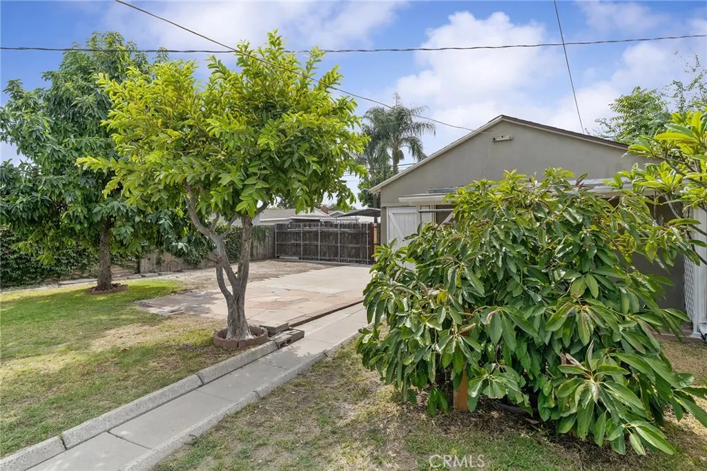 5125 N Landis