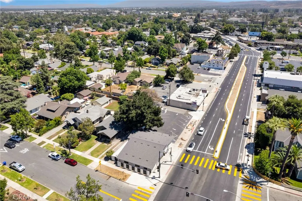 1192 N Garey