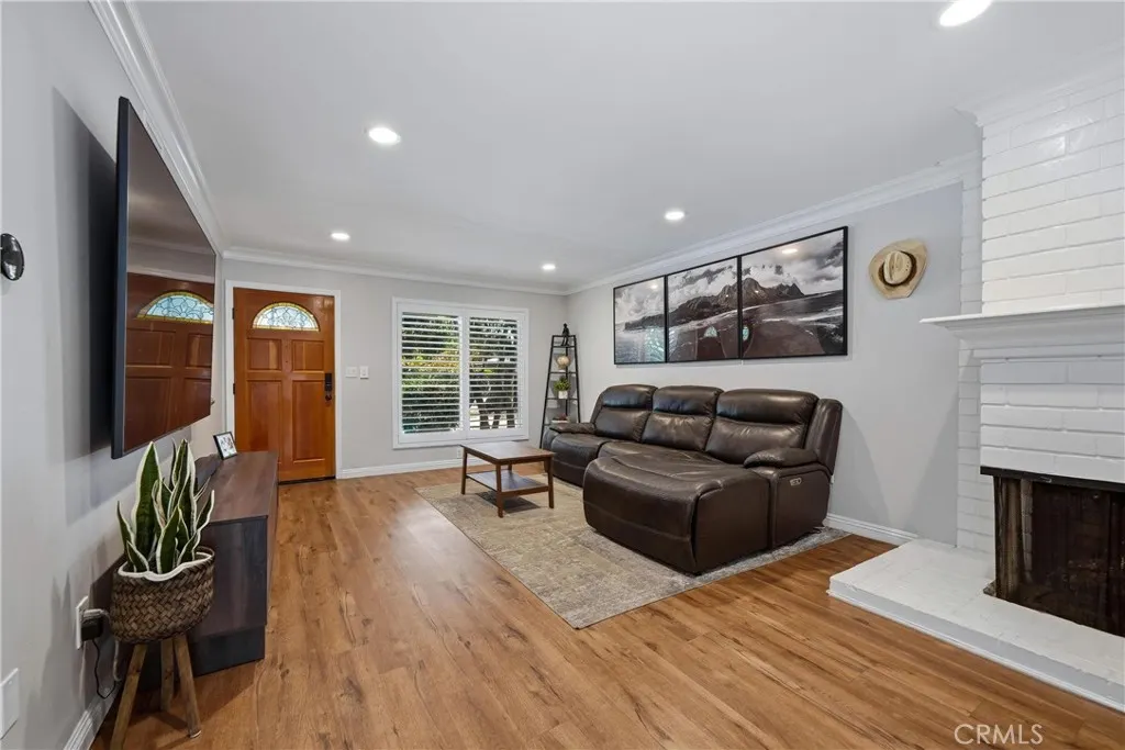 3131 Laurel Avenue #9