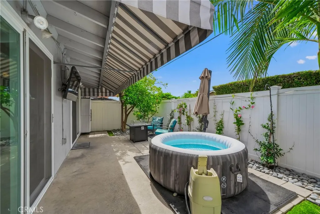 3131 Laurel Avenue #9