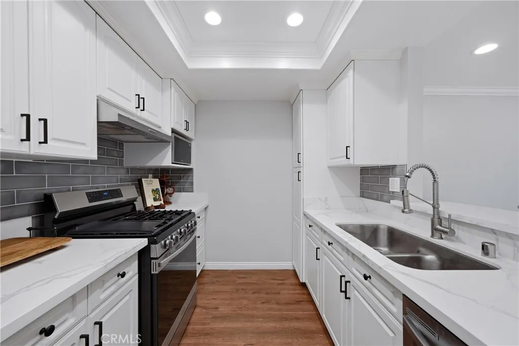 3131 Laurel Avenue #9