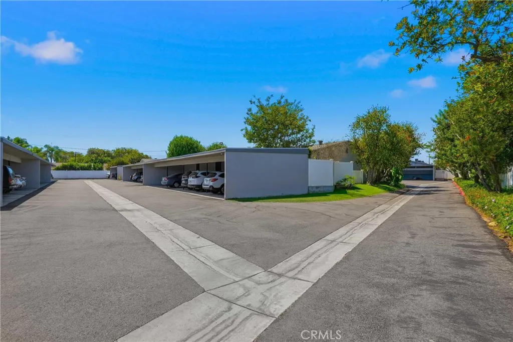 3131 Laurel Avenue #9