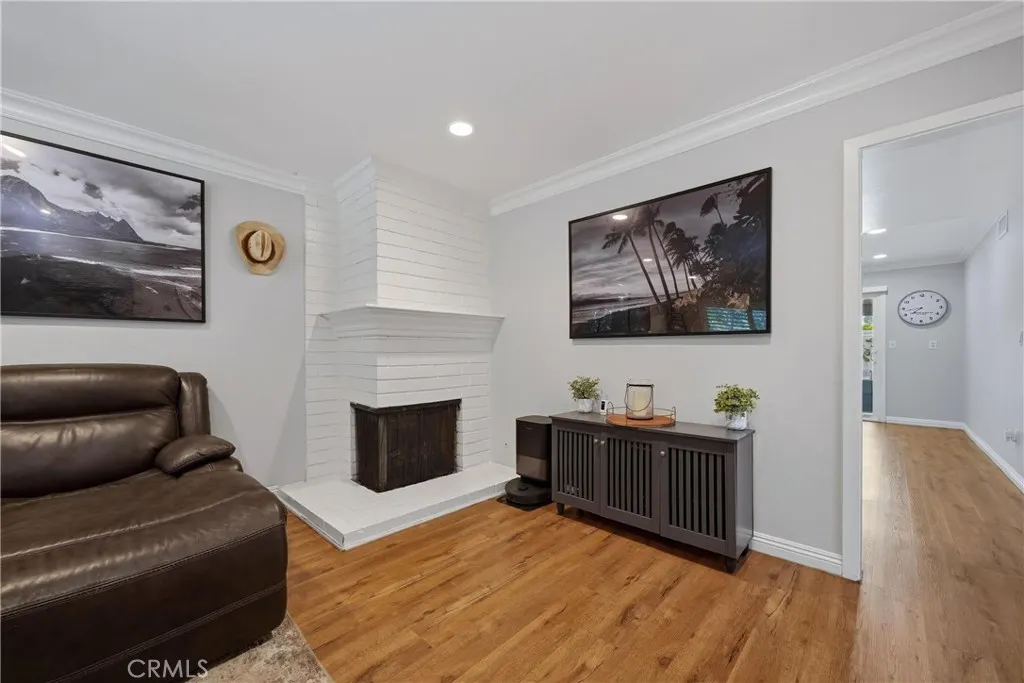 3131 Laurel Avenue #9