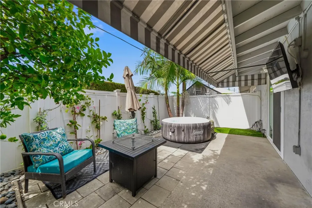 3131 Laurel Avenue #9