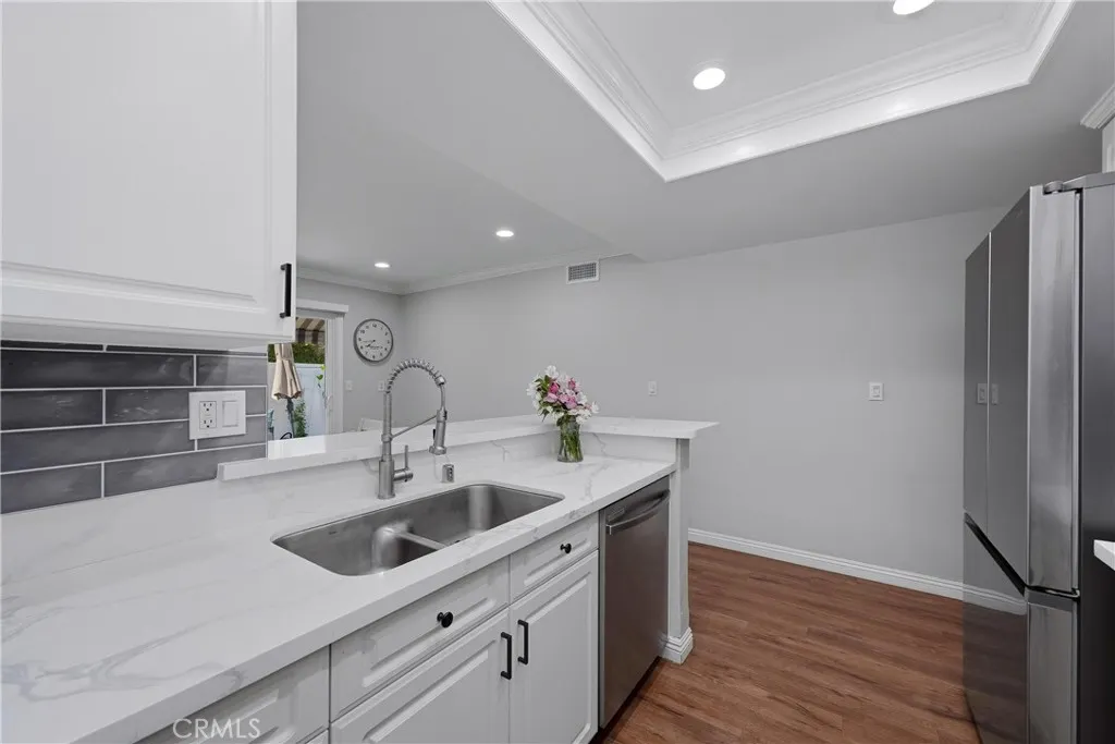 3131 Laurel Avenue #9