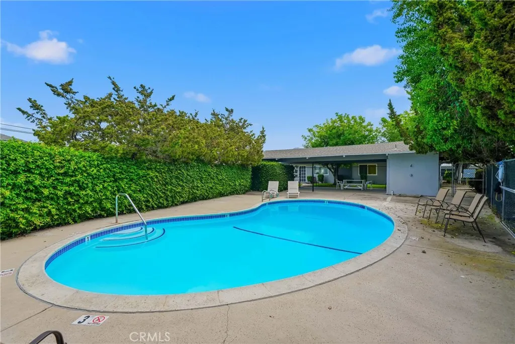 3131 Laurel Avenue #9