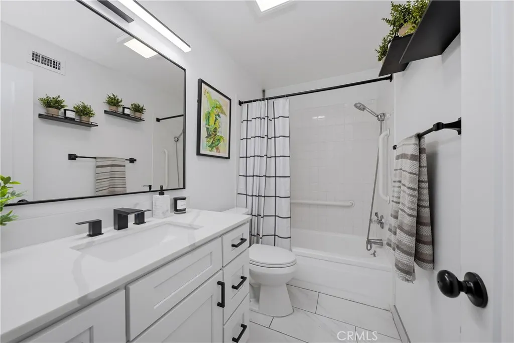 3131 Laurel Avenue #9