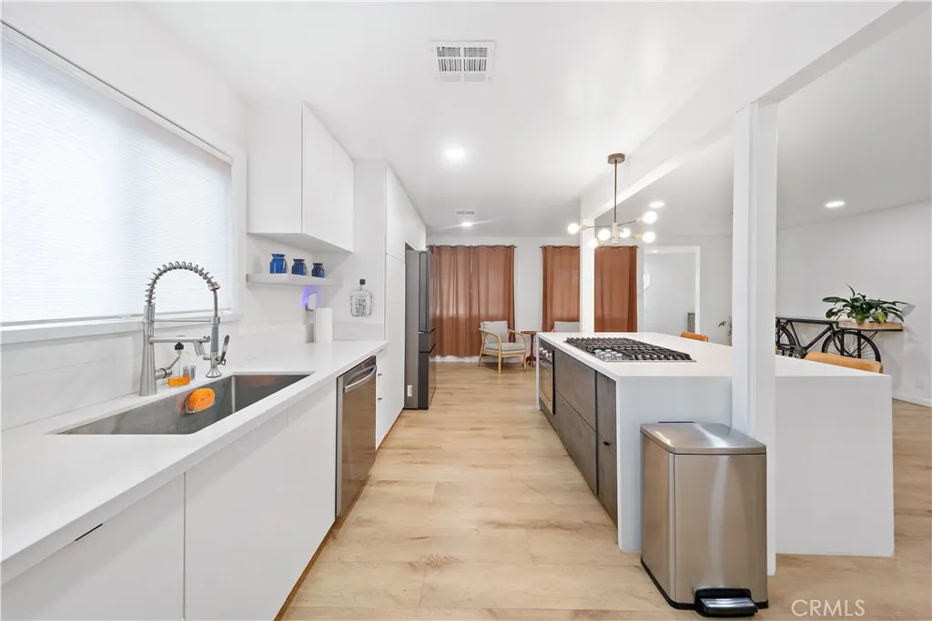 556 E. El Morado Court