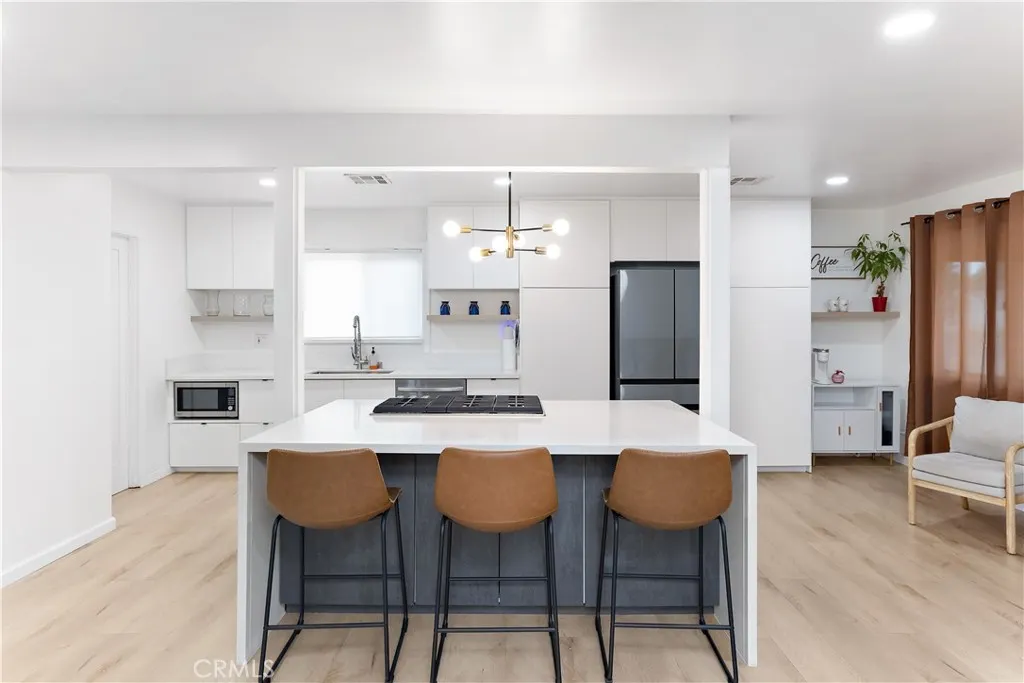 556 E. El Morado Court