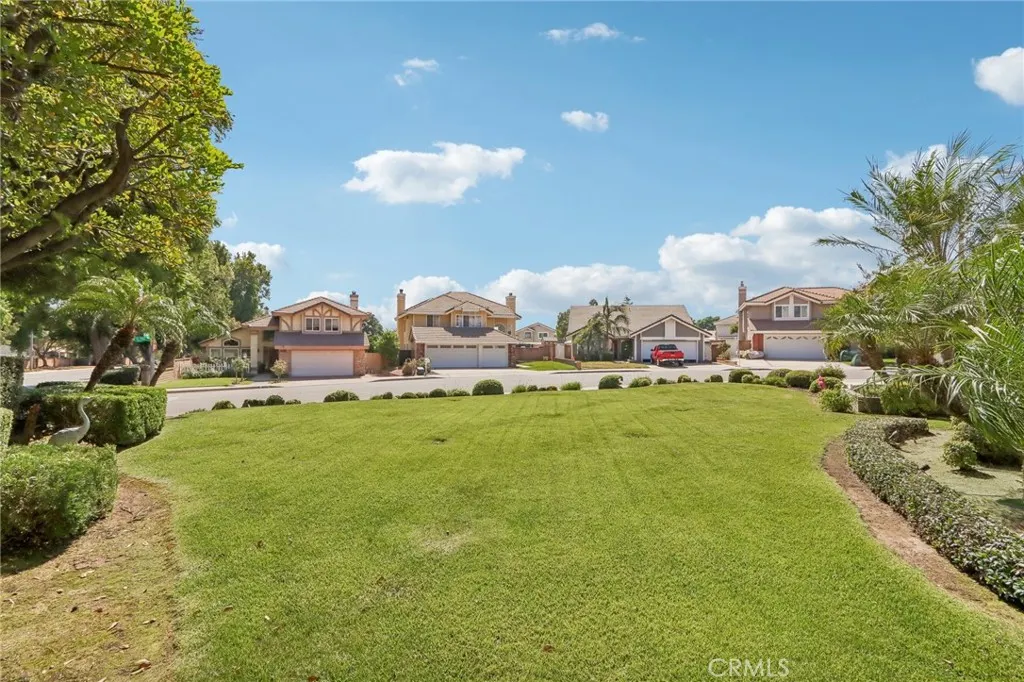 4914 Calle El Toro