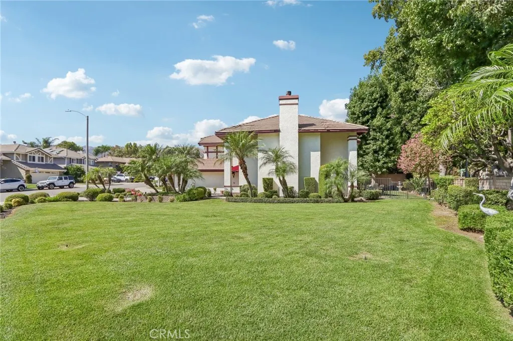 4914 Calle El Toro