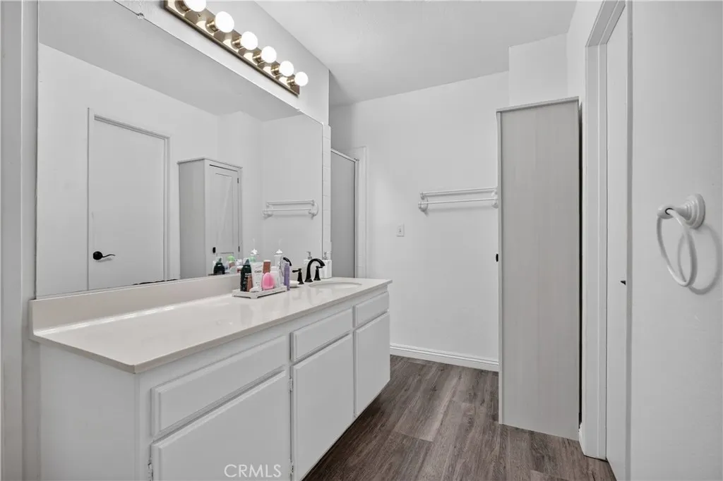 1616 Aspen Village