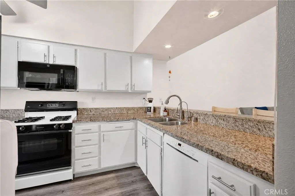 1616 Aspen Village