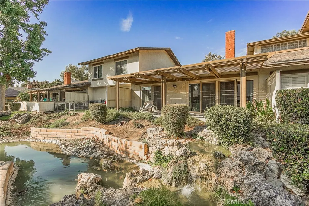 1616 Aspen Village