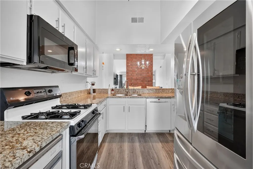 1616 Aspen Village