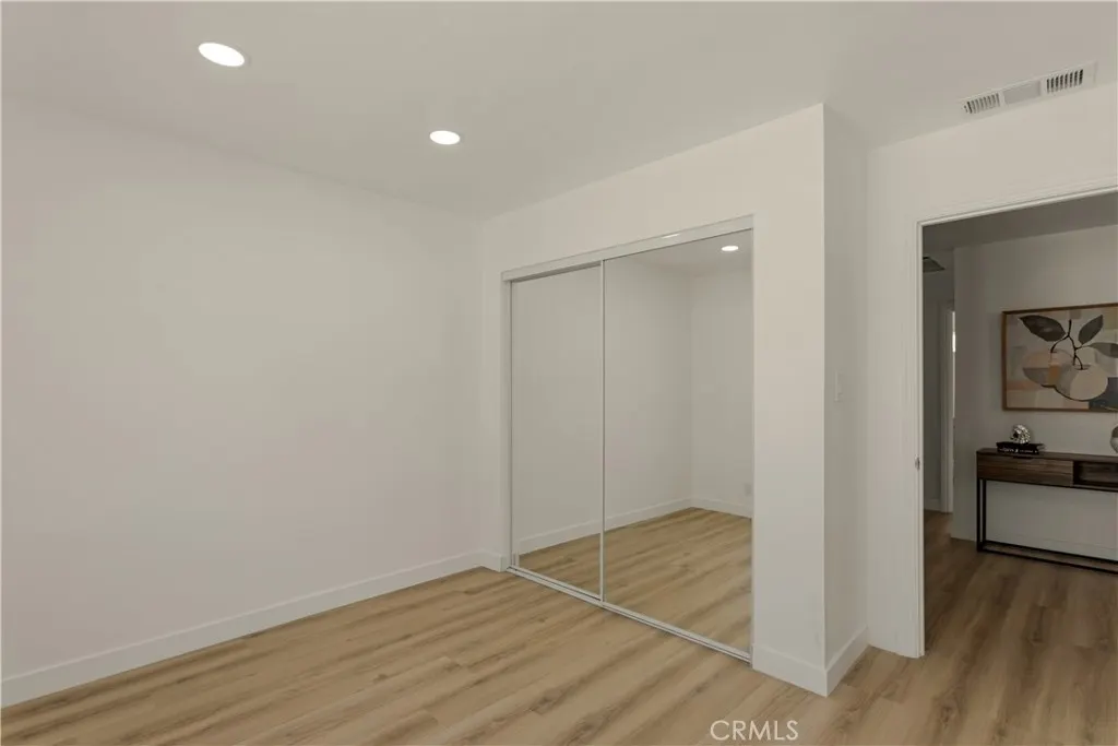 221 N Sunkist