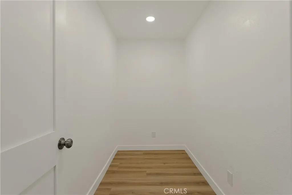 221 N Sunkist