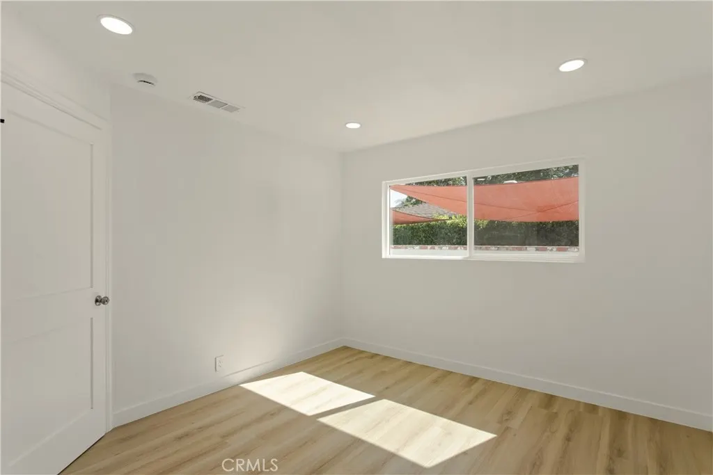 221 N Sunkist