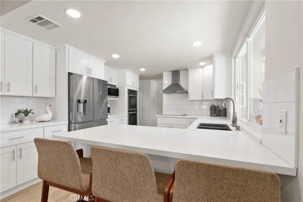 1414 E Laurel