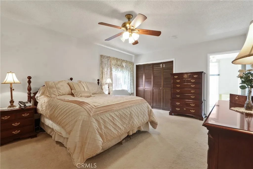 1414 E Laurel