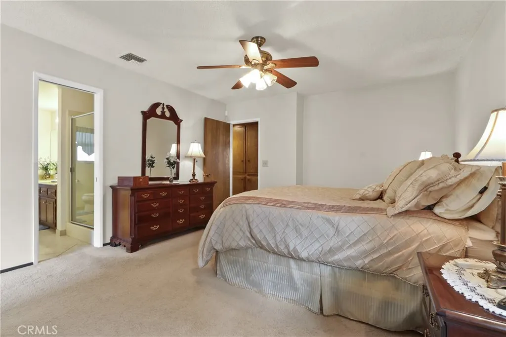 1414 E Laurel